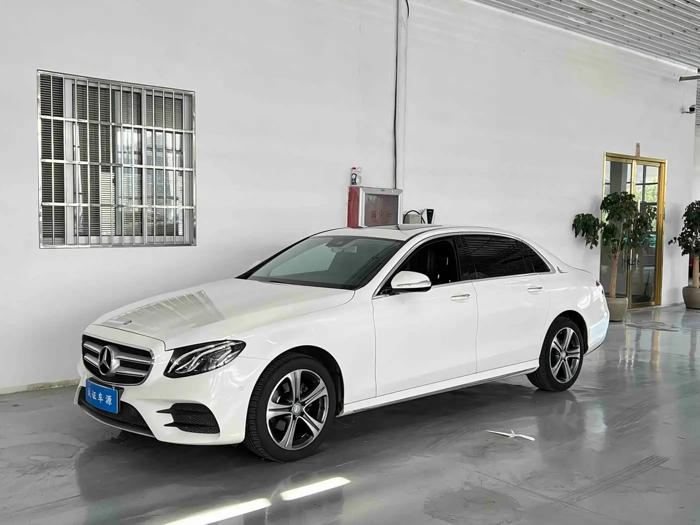 Mercedes-Benz E-Class 2017 — Фото 1/20