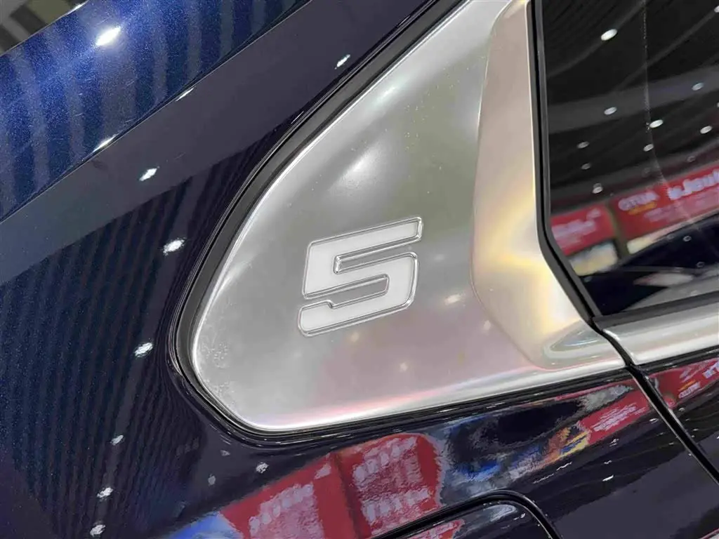 BMW 5 Series 2025 — Şəkil 9/20