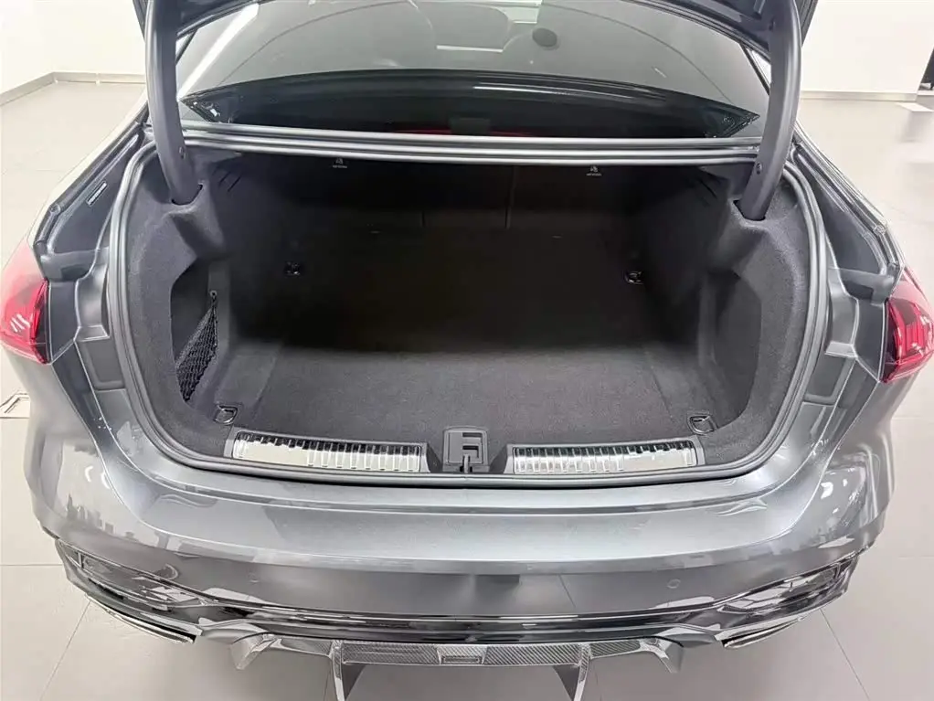 Audi A5L 2025 — Şəkil 10/10