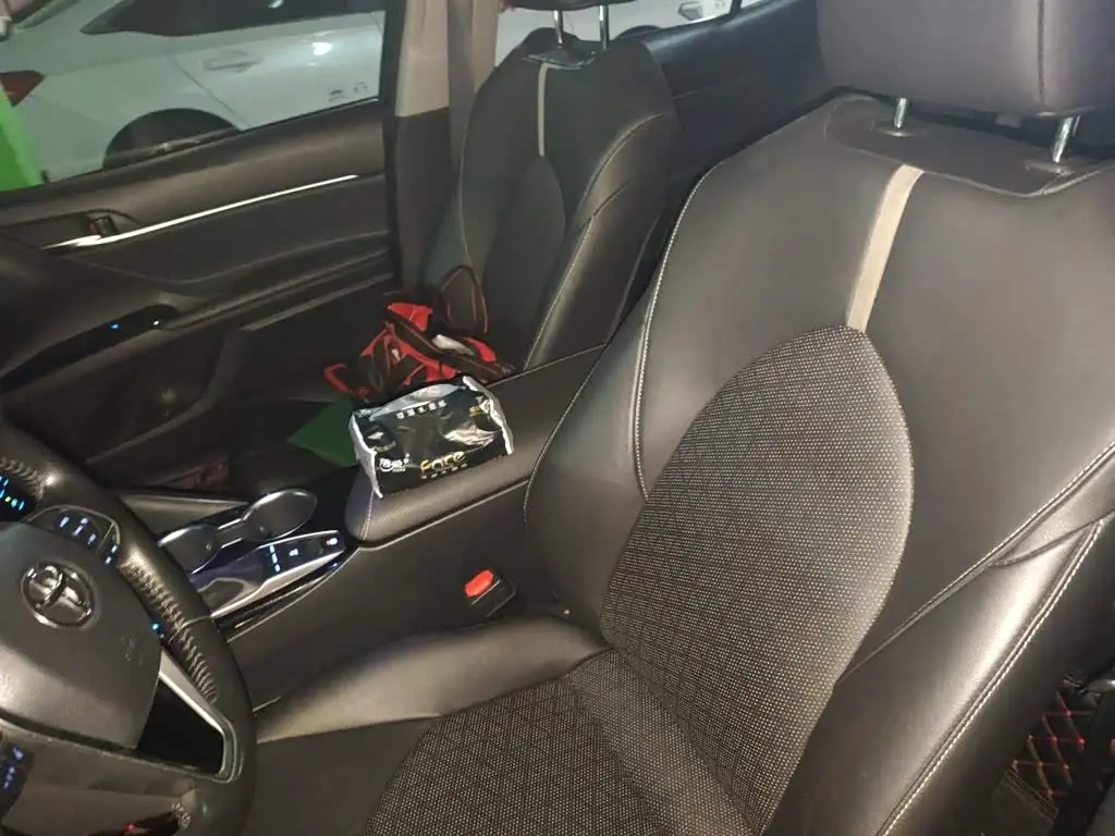 Toyota Camry 2018 — Photo 8/20