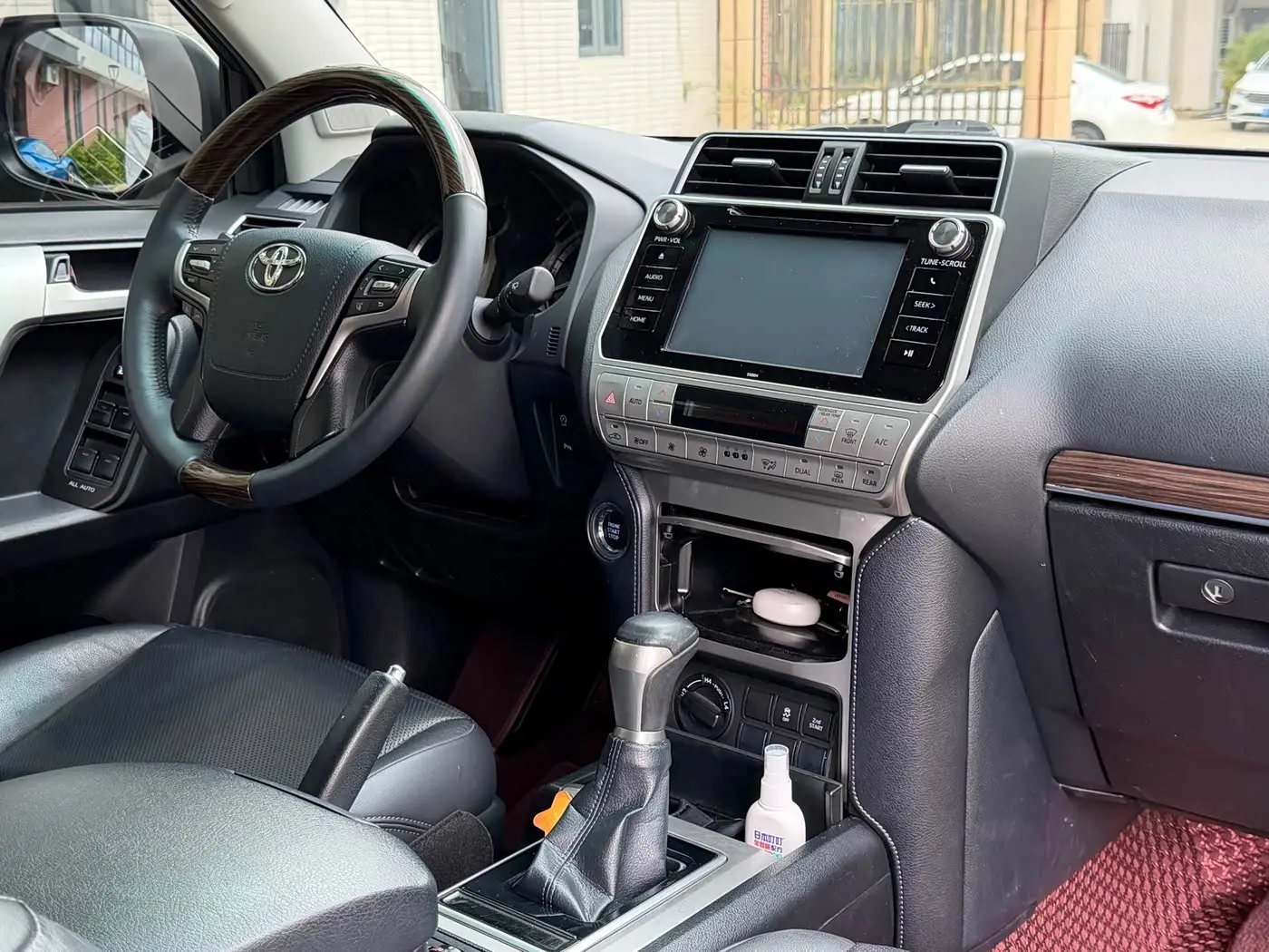 Toyota Prado 2018 — Photo 7/9