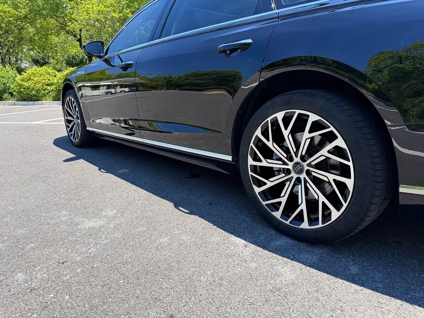 Audi A8 2021 — Photo 6/20