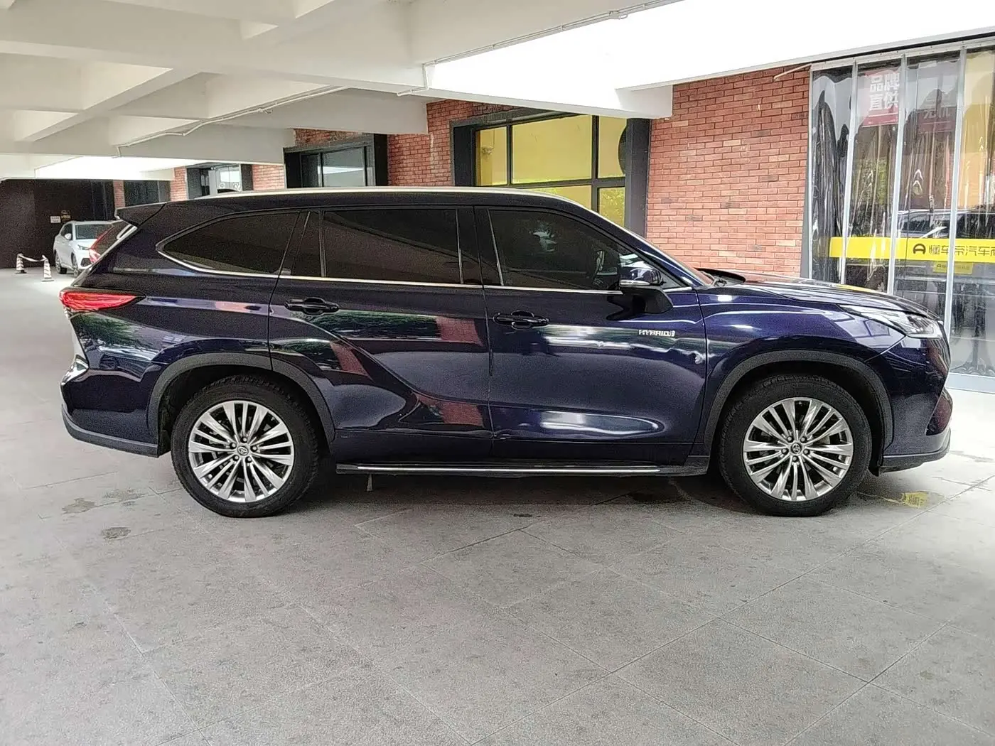 Toyota Highlander 2021 — Photo 5/18