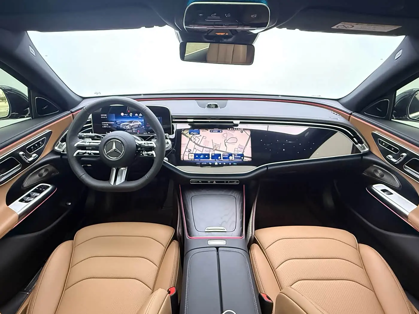 Mercedes-Benz E-Class 2024 — Photo 7/17