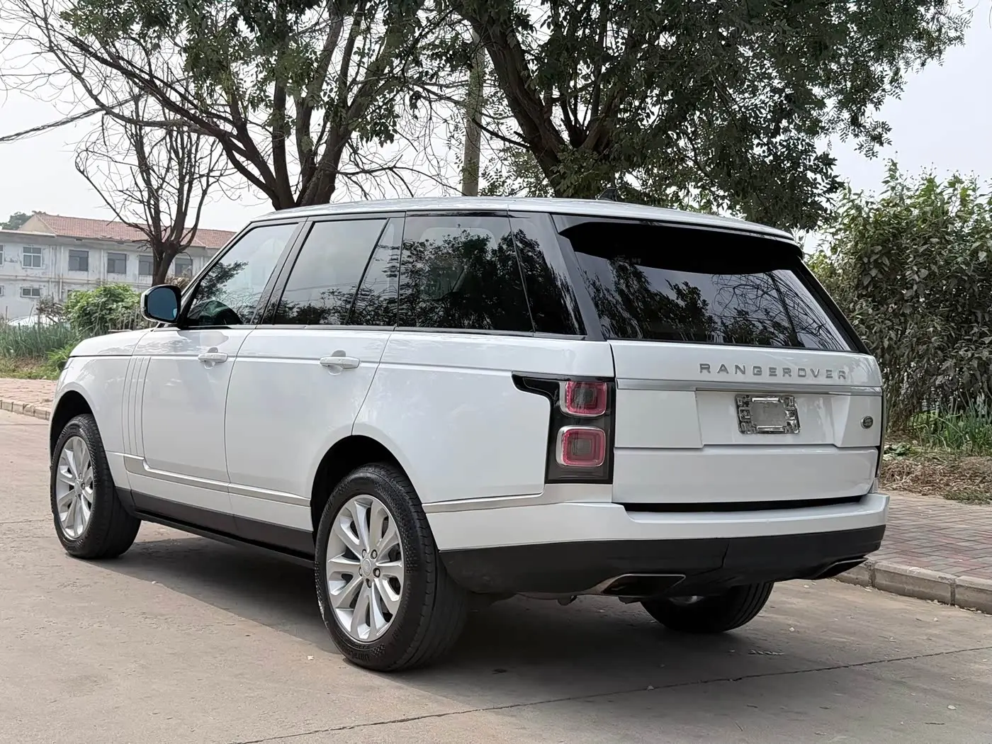 Land Rover Range Rover 2016 — Фото 13/15