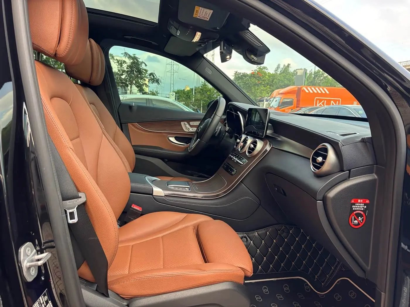 Mercedes-Benz GLC 2020 — Photo 12/20