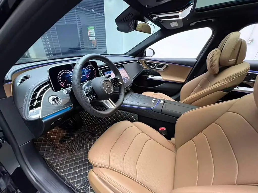 Mercedes-Benz E-Class 2024 — Photo 3/18