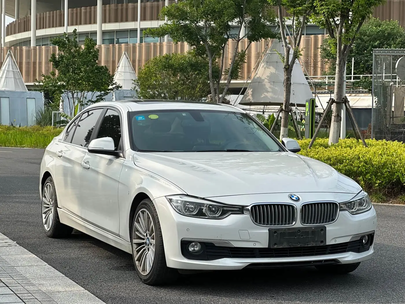 BMW 3 Series 2018 — Фото 3/16