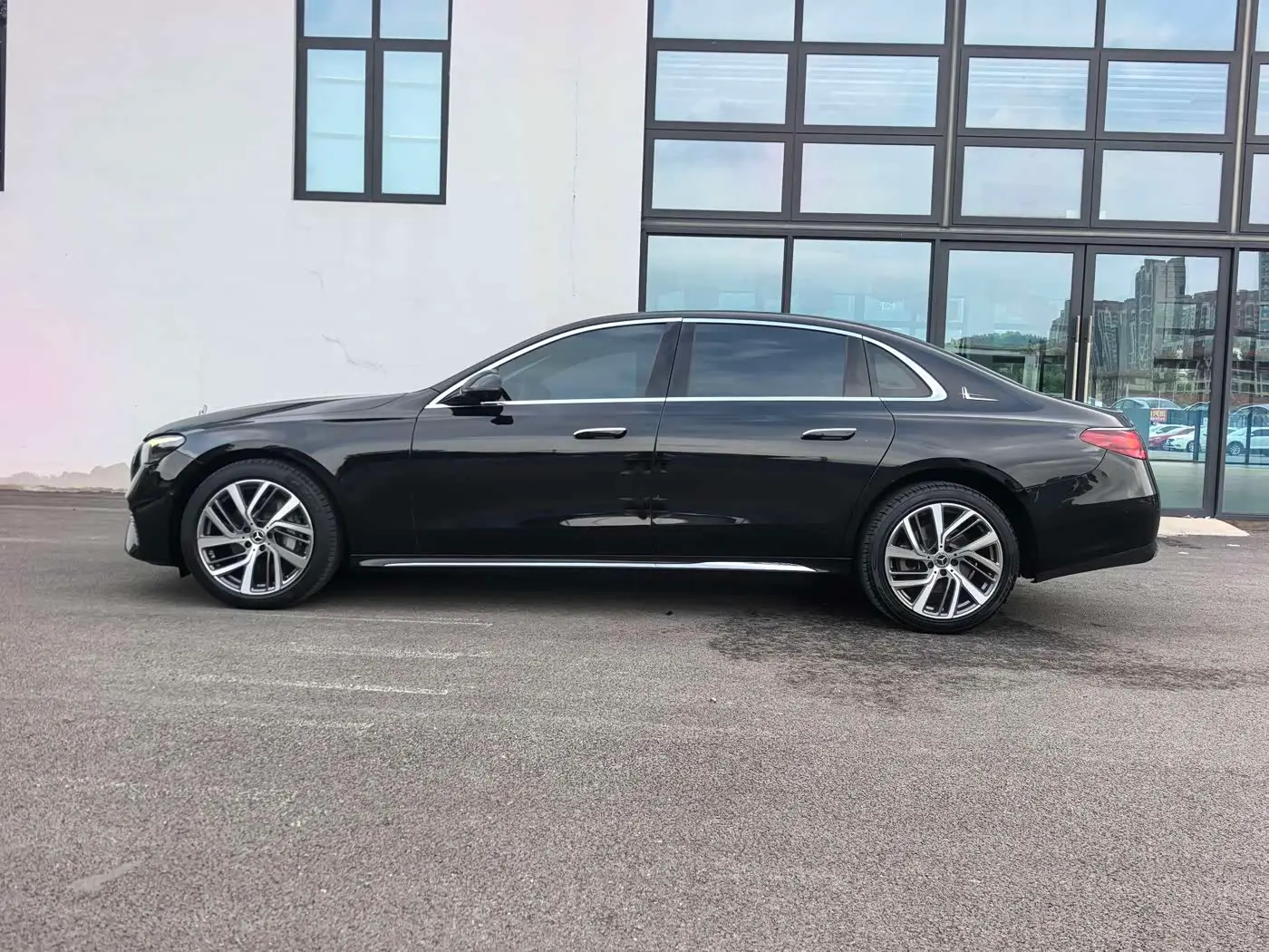 Mercedes-Benz E-Class 2024 — Şəkil 14/15