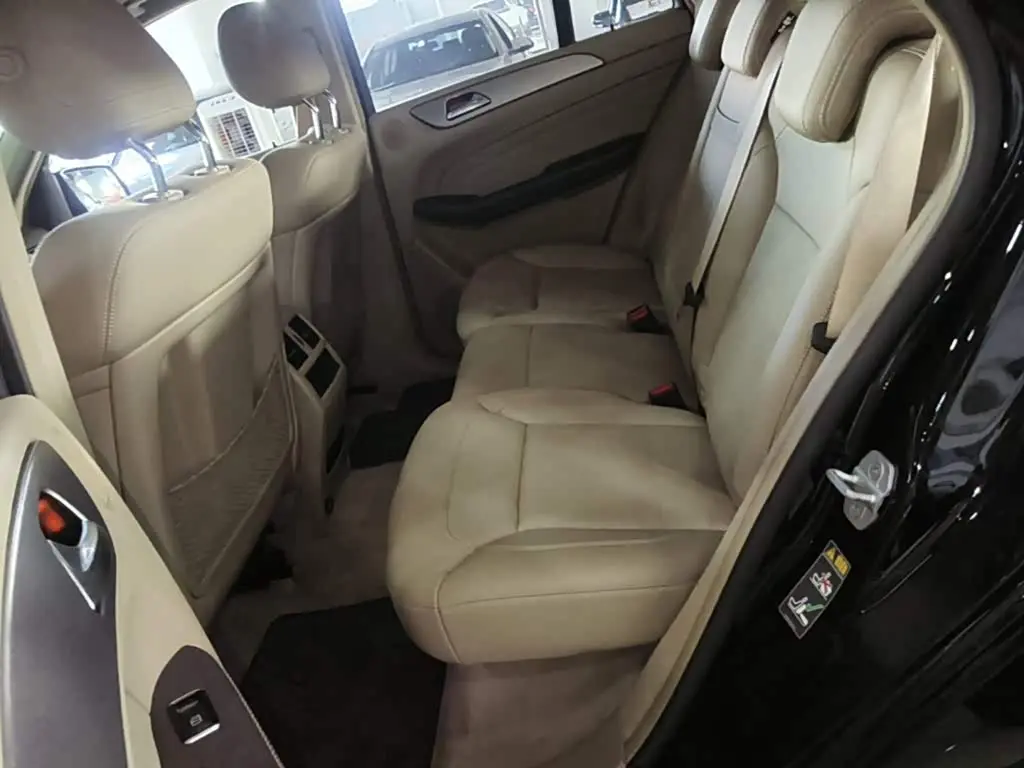 Mercedes-Benz M-Class 2015 — Photo 17/20
