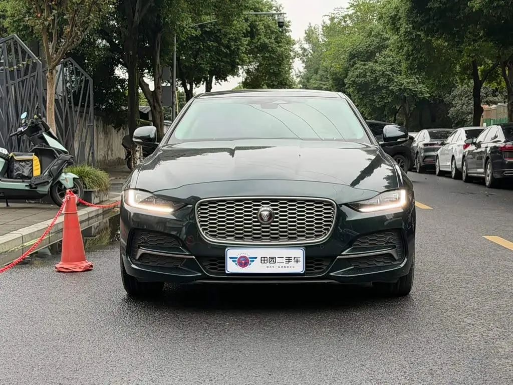 Jaguar XEL 2021 — Фото 2/14