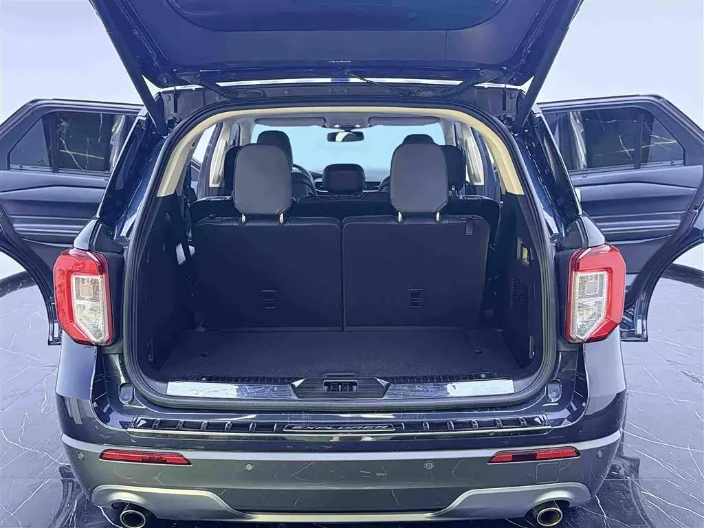 Ford Explorer 2021 — Фото 16/20