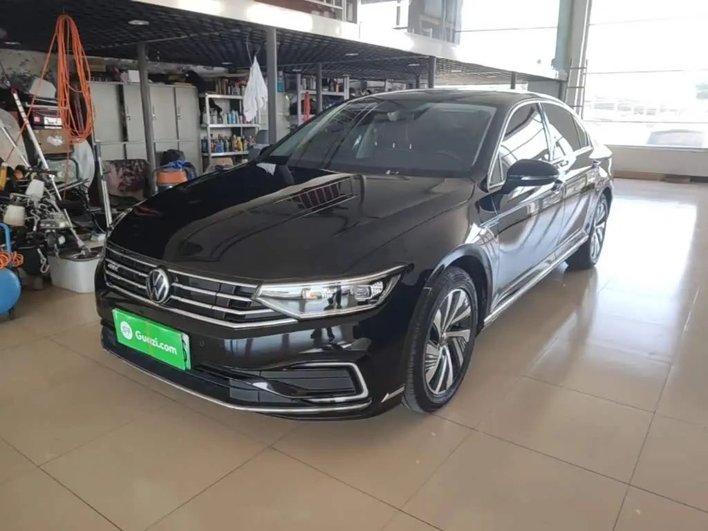 Volkswagen Magotan GTE Plug-in Hybrid 2022 — Фото 2/20