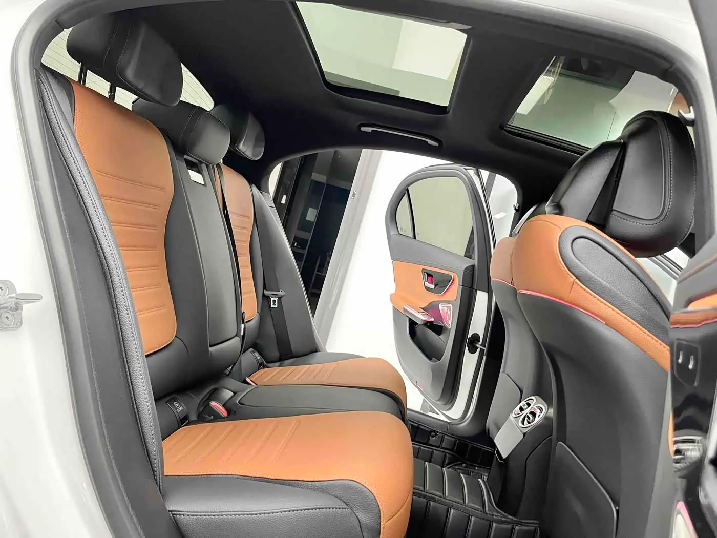 Mercedes-Benz C-Class 2025 — Фото 6/19