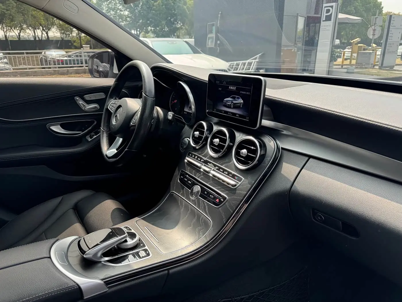 Mercedes-Benz C-Class 2018 — Фото 12/17
