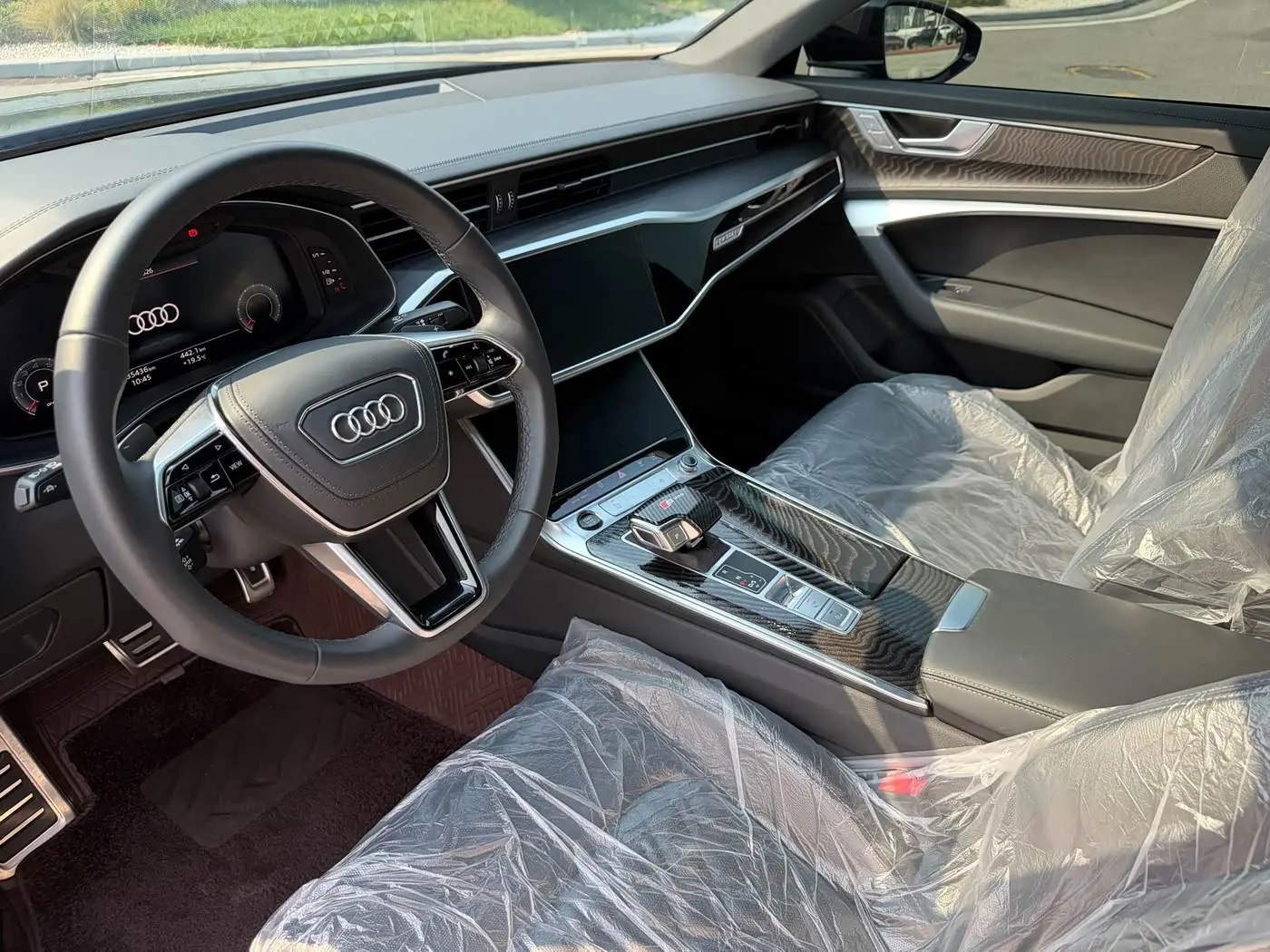 Audi A6L 2025 — Фото 14/20