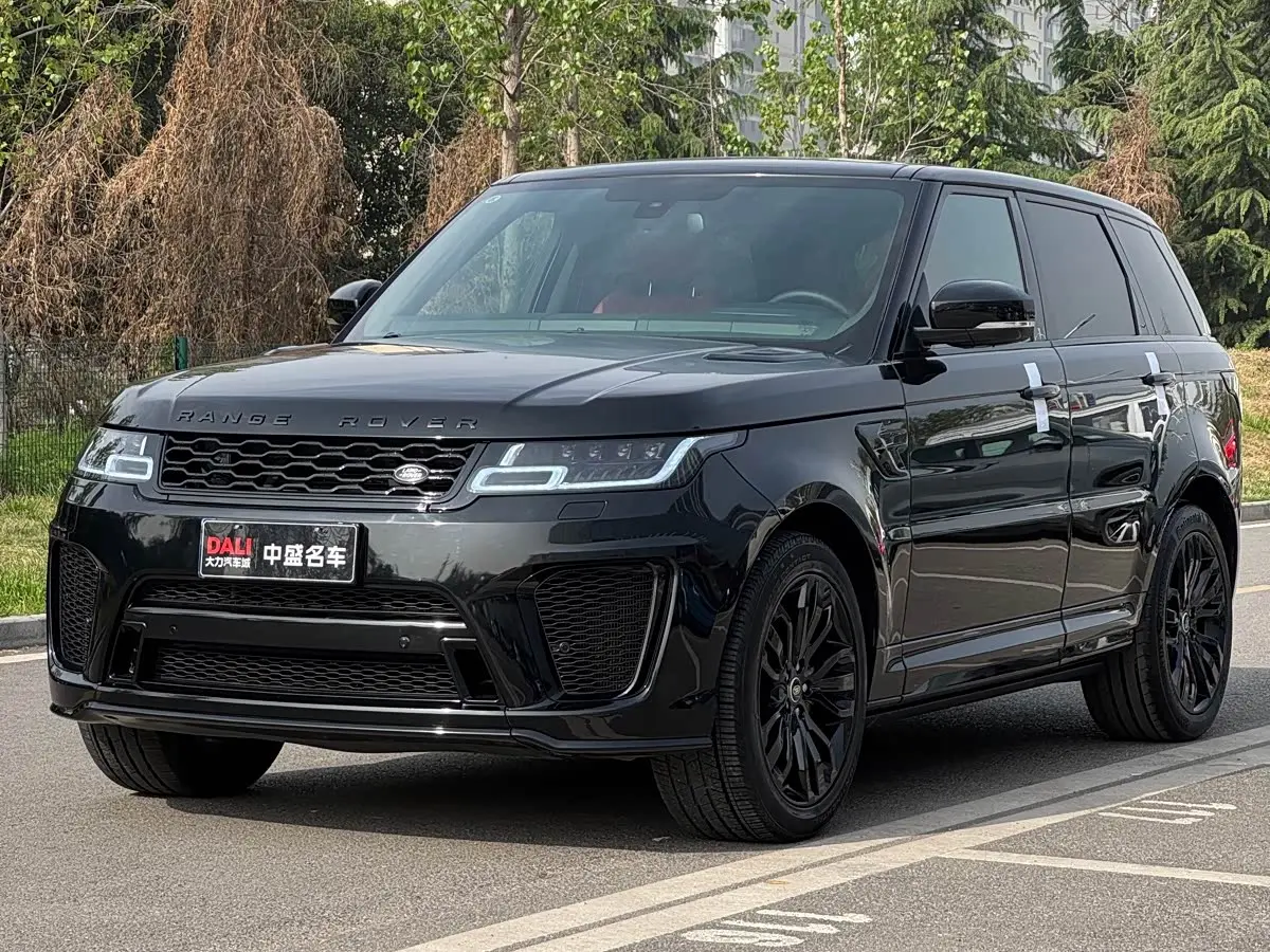 Land Rover Range Rover Sport 2017 — Photo 1/17