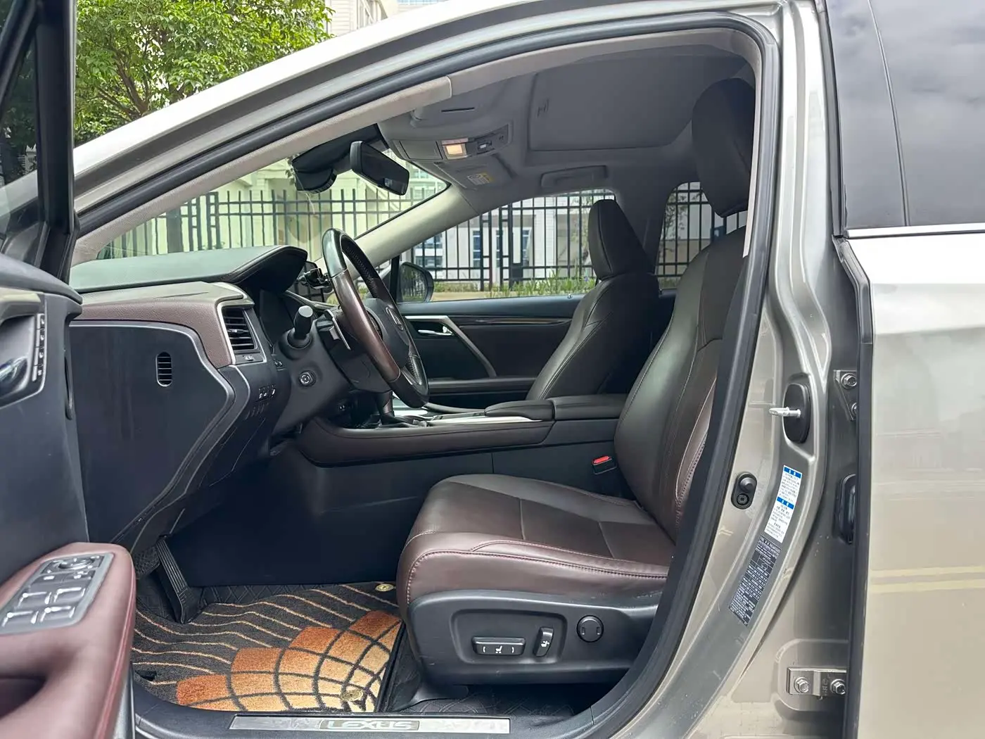 Lexus RX 2020 — Фото 13/14