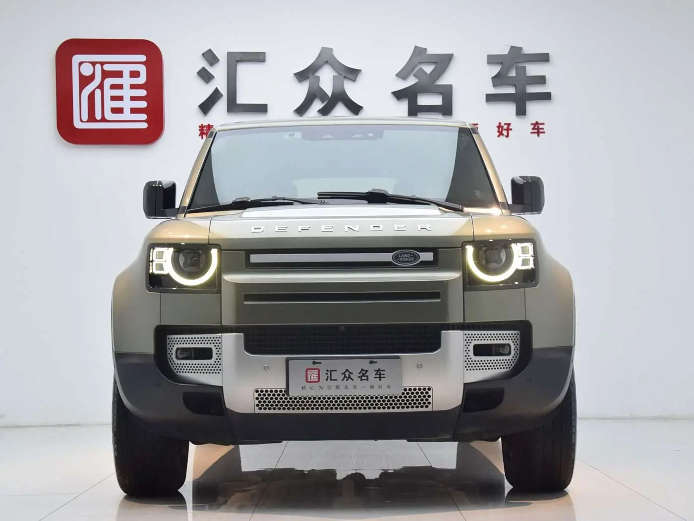 Land Rover Defender 2021 — Фото 2/18