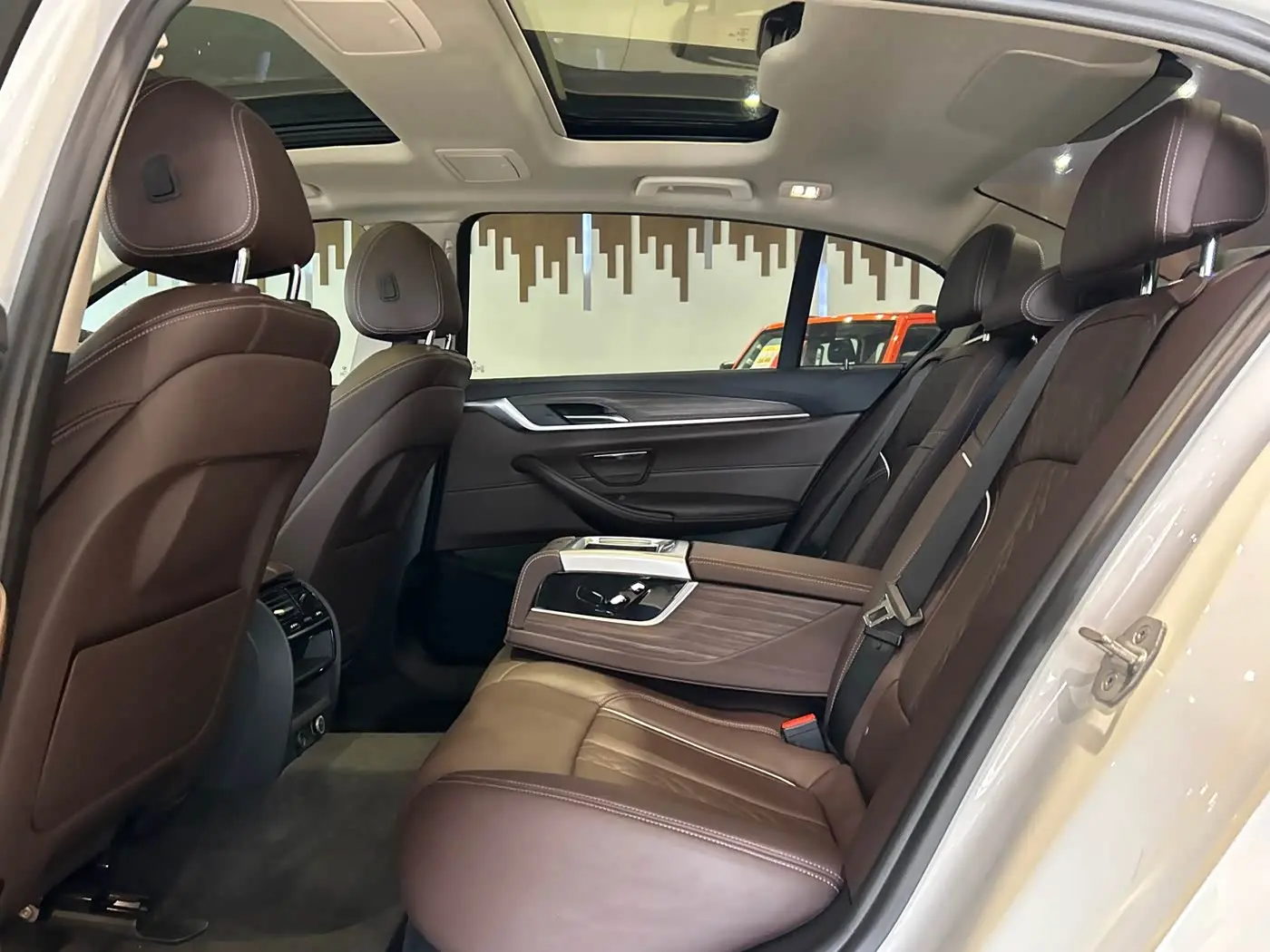 BMW 5 Series 2018 — Фото 20/20