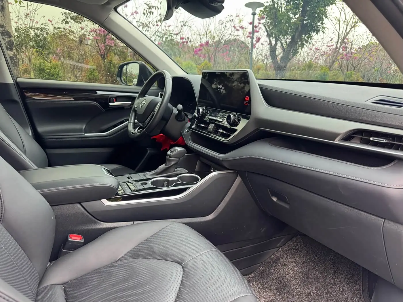 Toyota Highlander 2024 — Photo 11/14