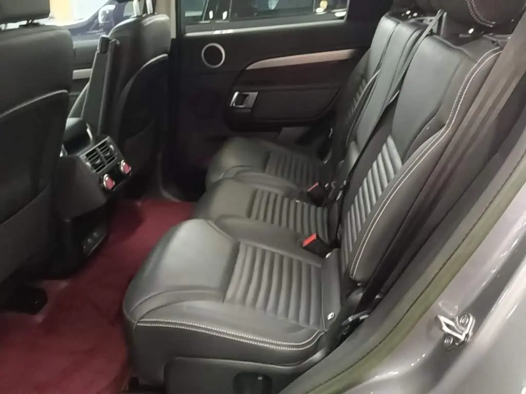 Land Rover Discovery 2022 — Фото 16/19