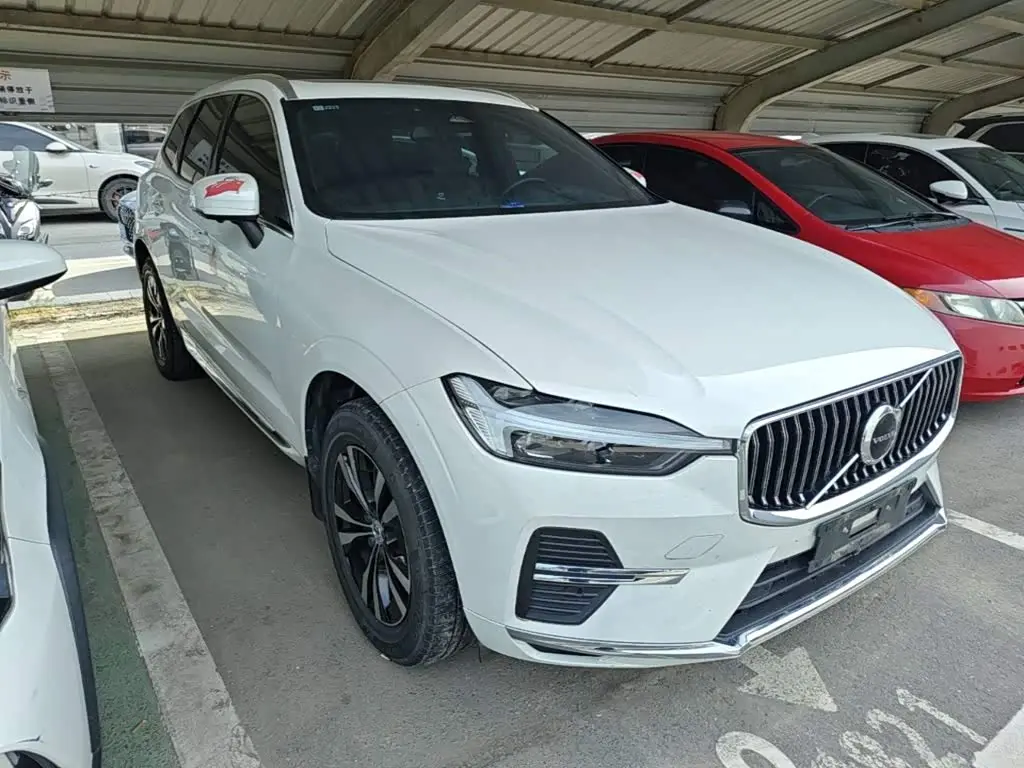 Volvo XC60 2022 — Фото 3/19