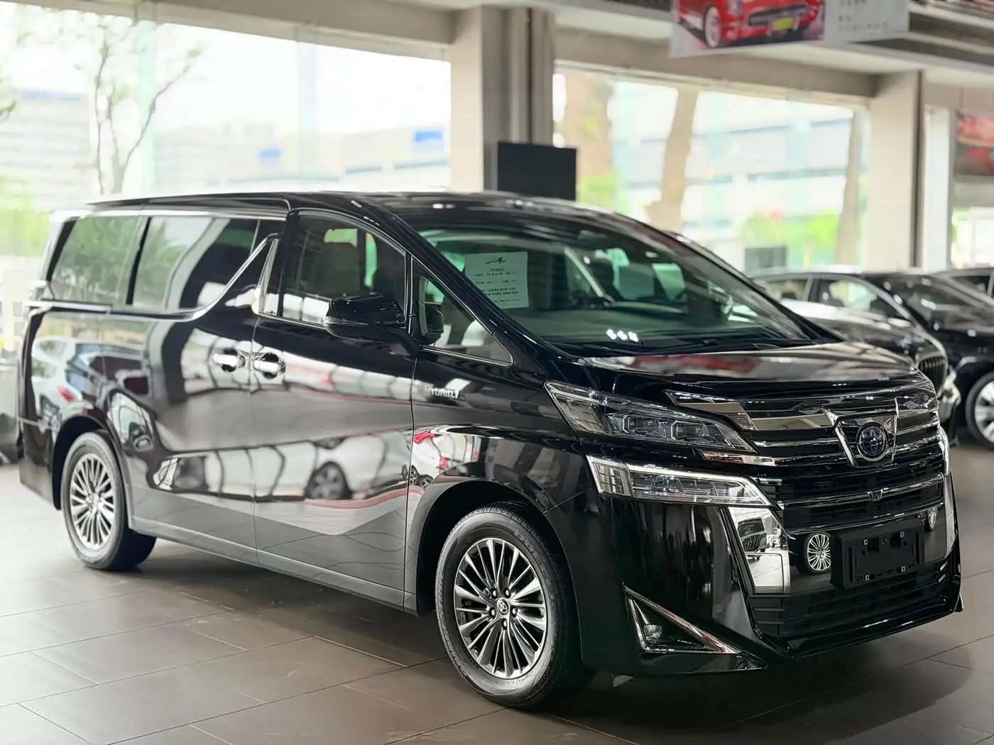 Toyota Vellfire 2020 — Photo 3/20