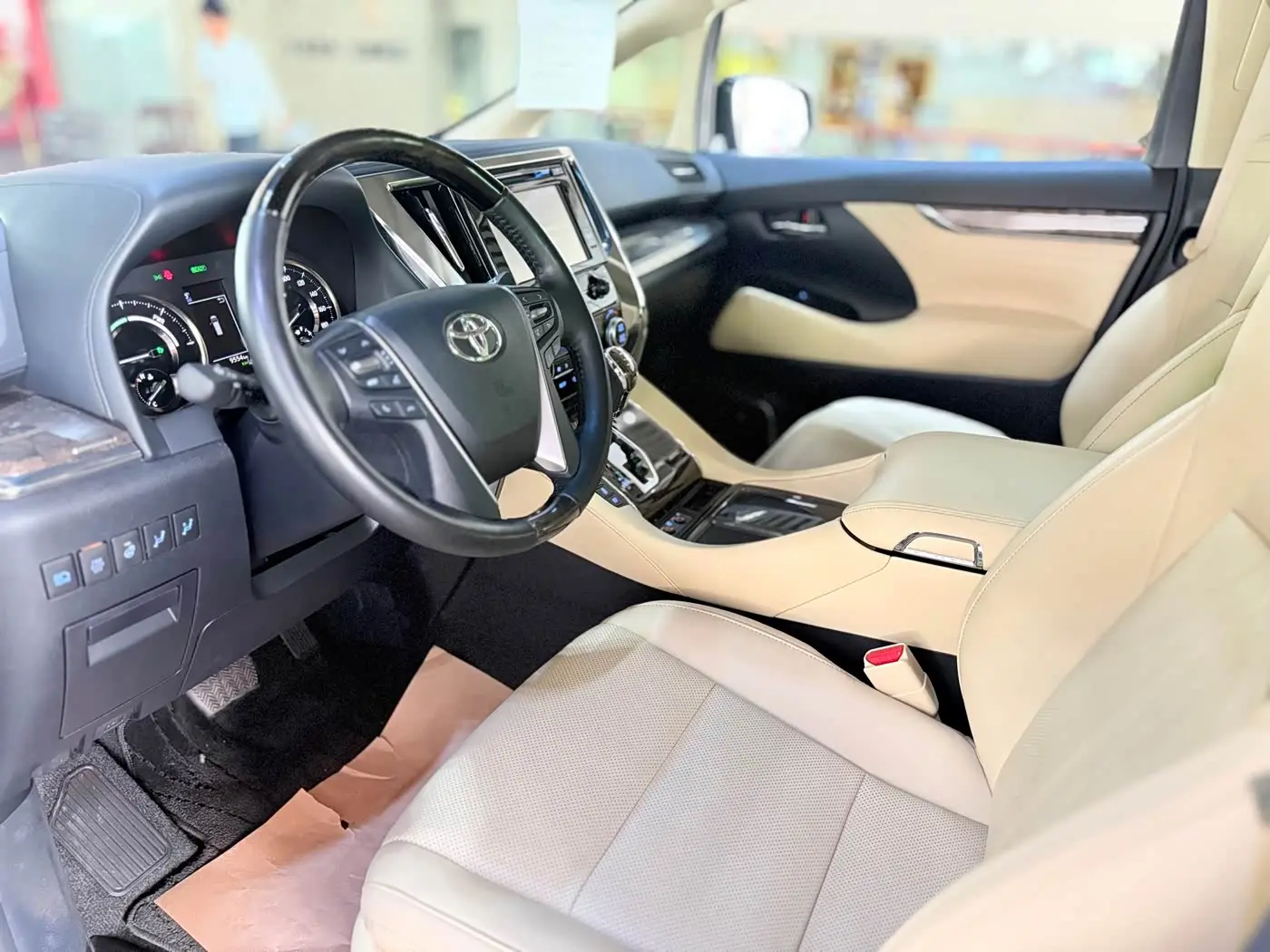 Toyota Vellfire 2020 — Photo 4/20
