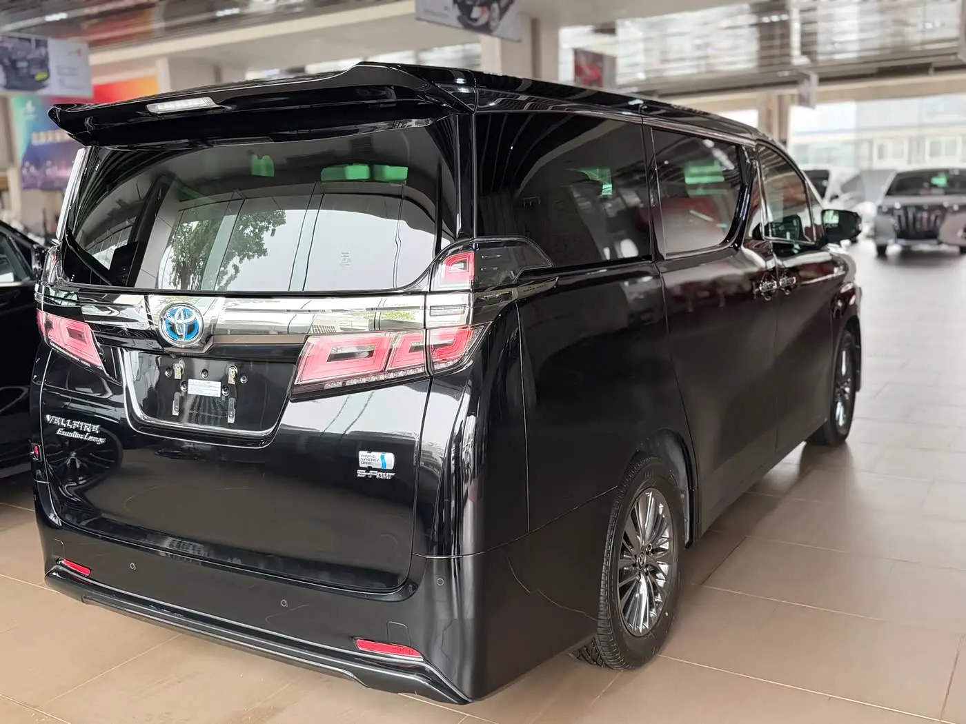 Toyota Vellfire 2020 — Photo 18/20