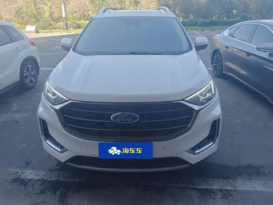 Ford Edge 2022 — Фото 2/16