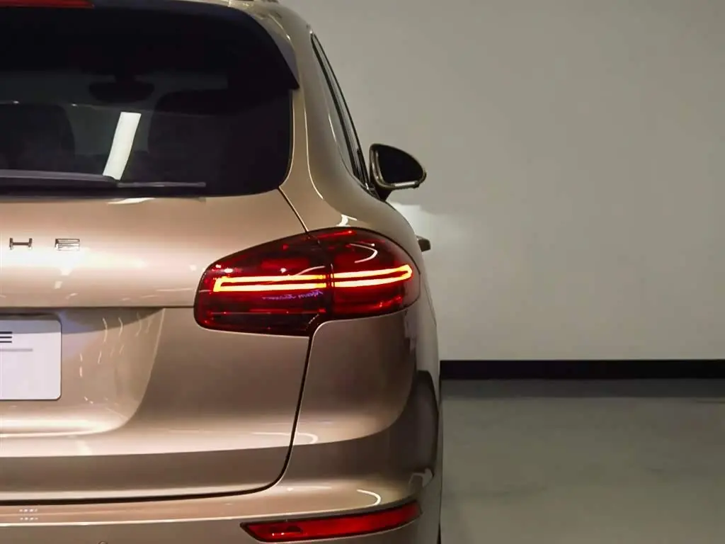 Porsche Cayenne 2018 — Şəkil 16/19