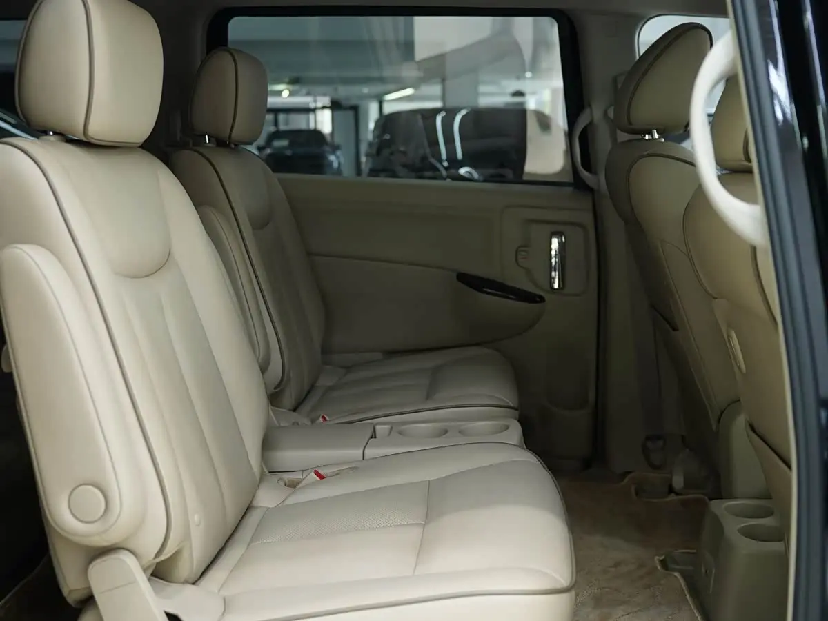 Nissan Quest 2016 — Фото 15/19