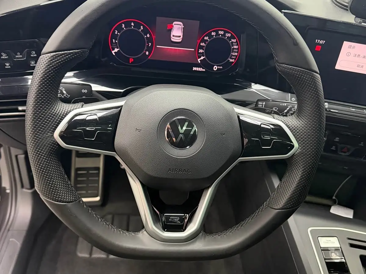 Volkswagen Golf 2022 — Photo 7/10