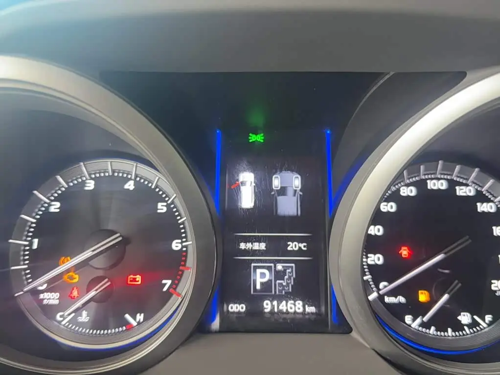 Toyota Prado 2015 — Photo 6/17