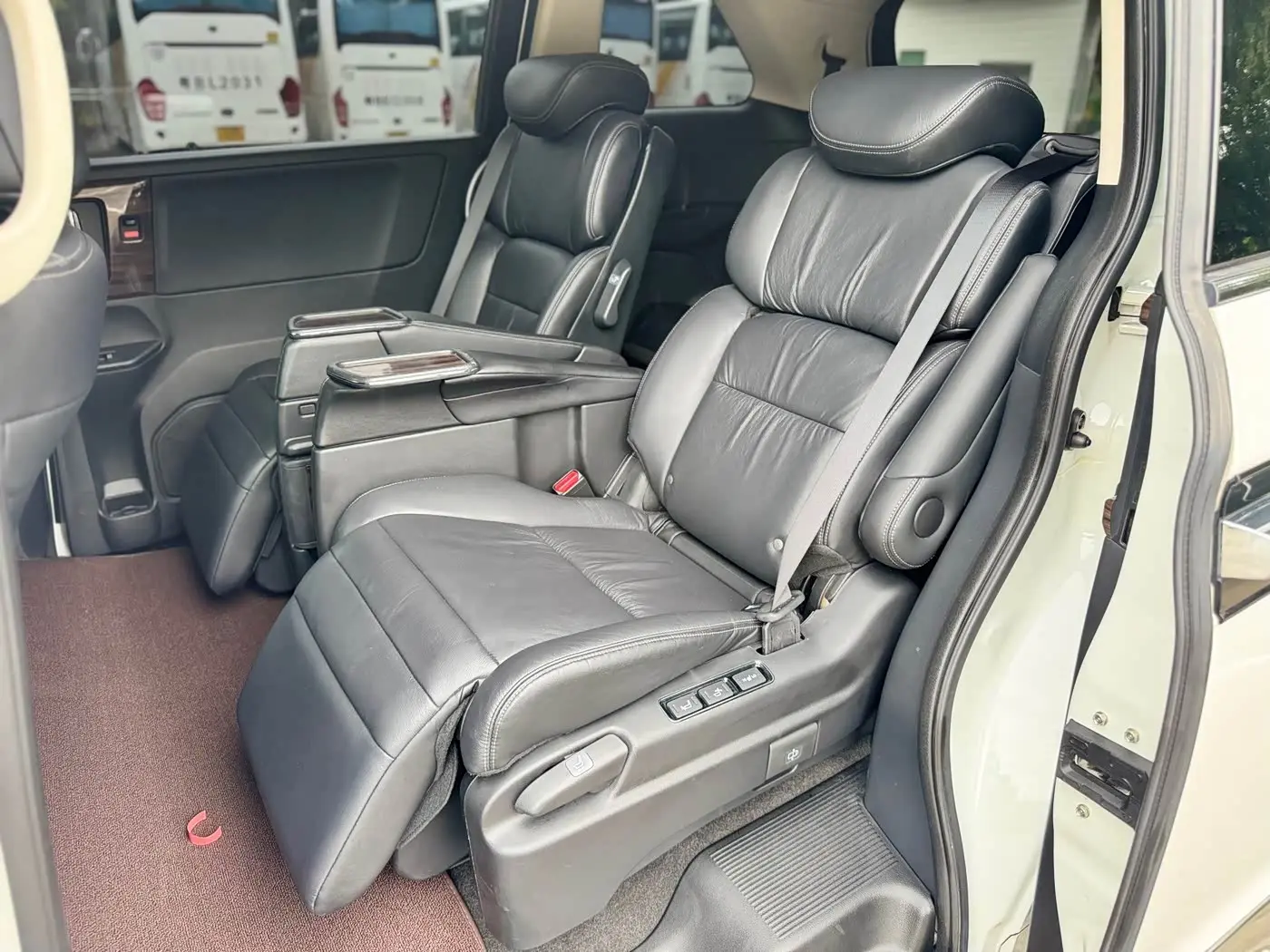 Honda Elysion 2017 — Photo 18/20