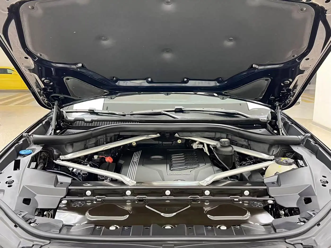 BMW X5 2020 — Photo 19/20