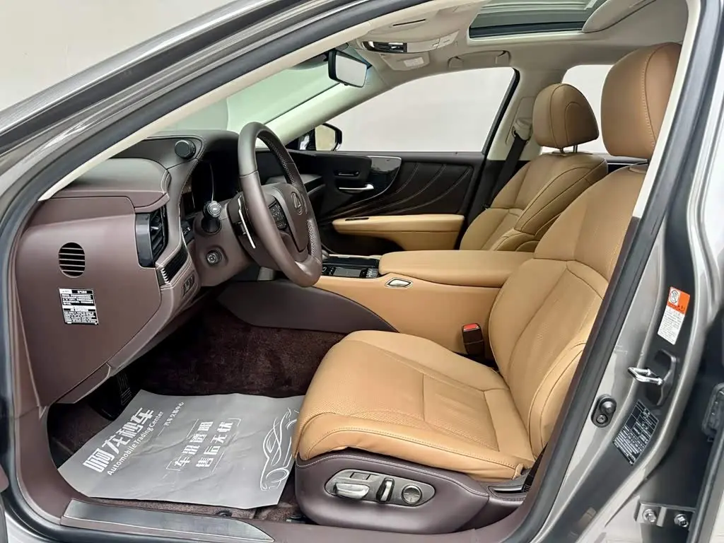 Lexus LS 2020 — Photo 11/14