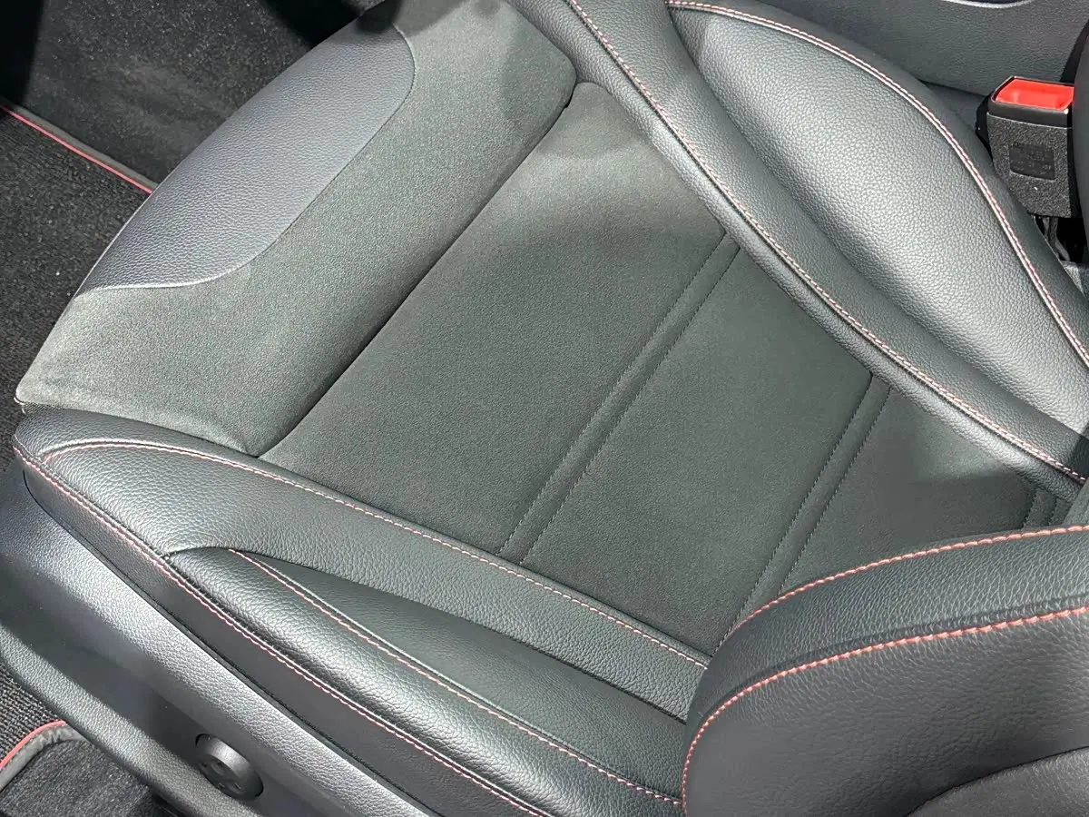 Mercedes-Benz GLC AMG 2018 — Photo 12/20
