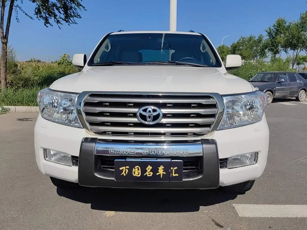 Toyota Land Cruiser 2011 — Şəkil 2/20