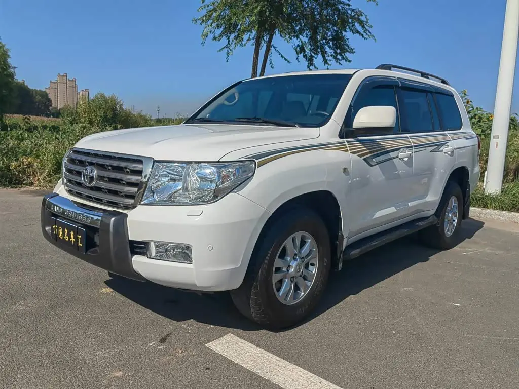 Toyota Land Cruiser 2011 — Şəkil 1/20