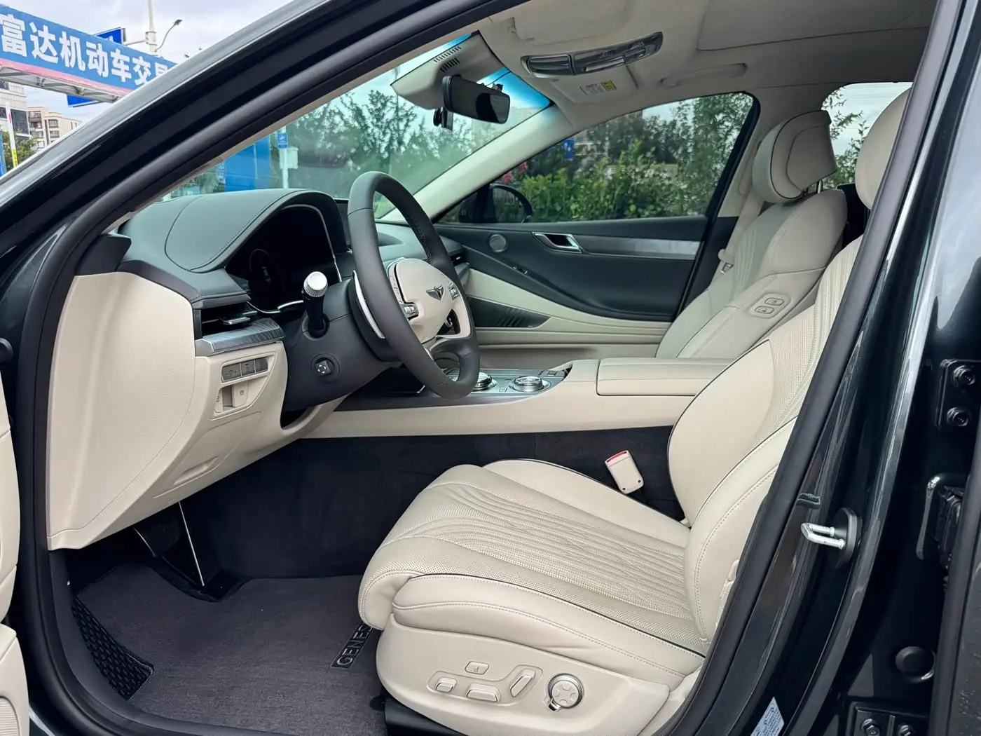 Genesis G80 2023 — Photo 13/19