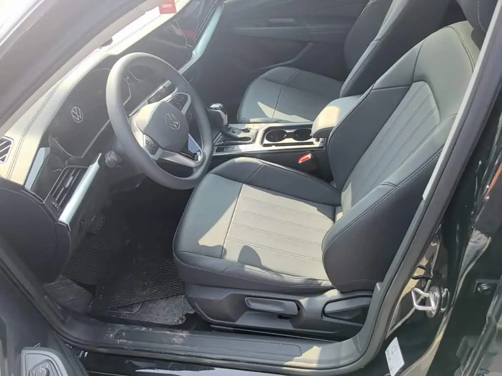 Volkswagen Passat 2025 — Photo 15/20