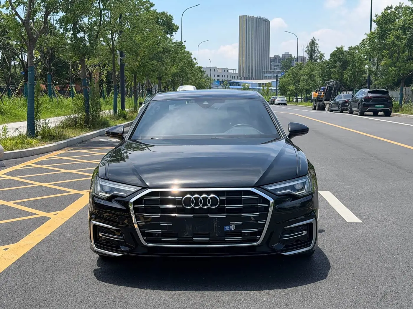 Audi A6L 2024 — Photo 2/9