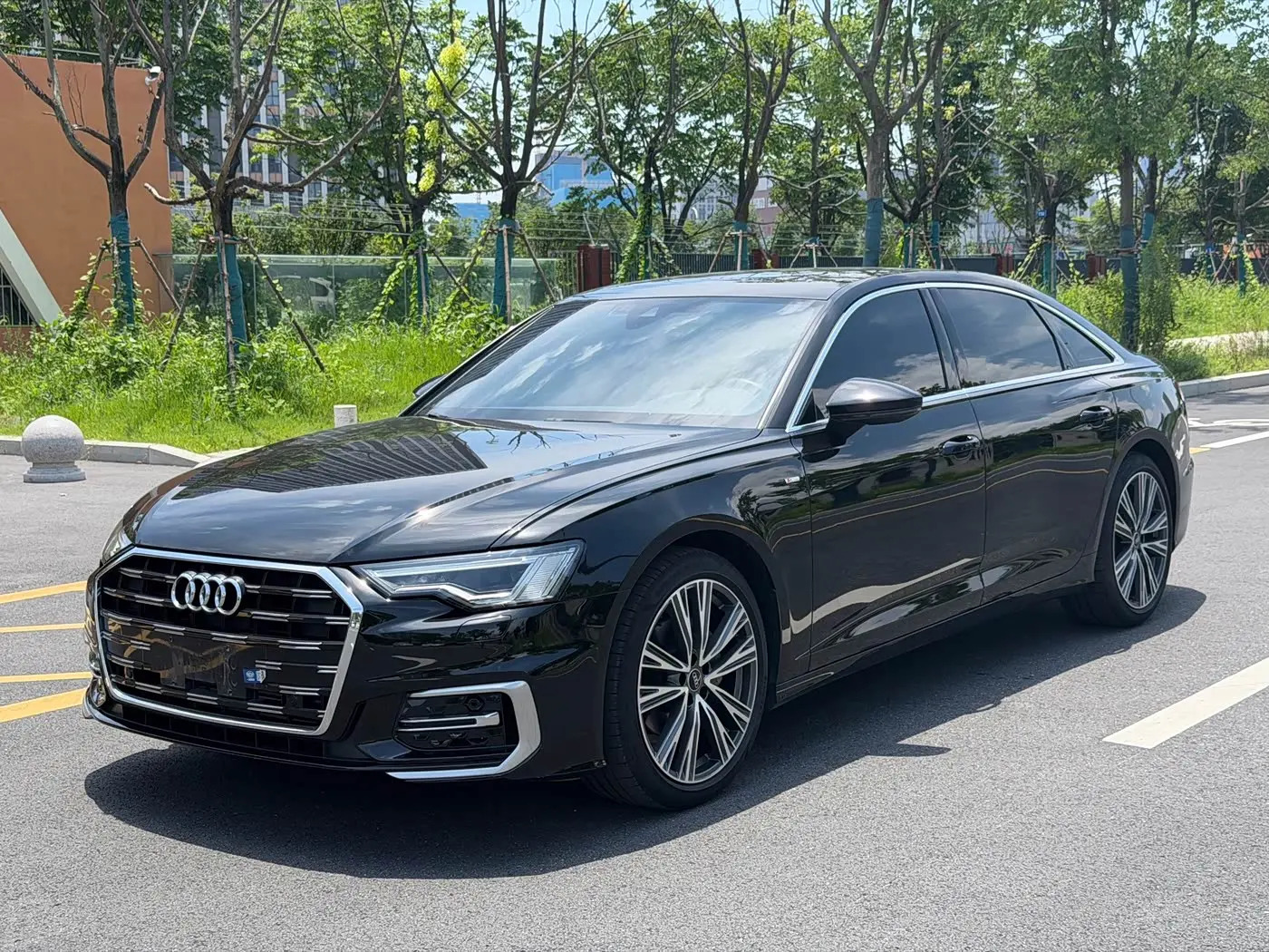 Audi A6L 2024 — Photo 1/9