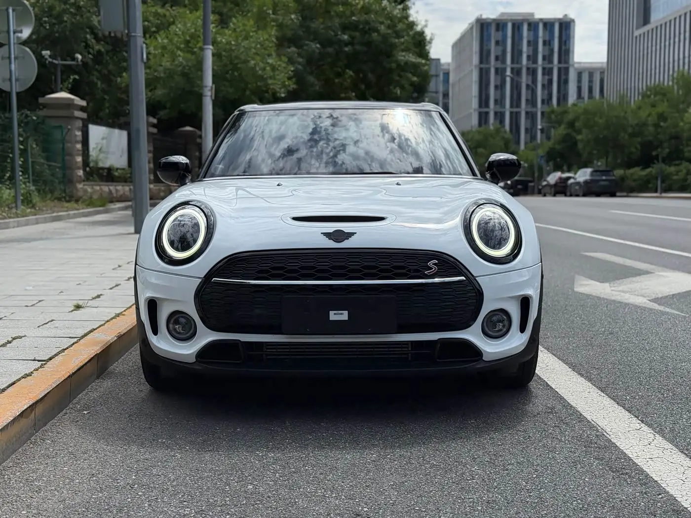 MINI CLUBMAN 2024 — Фото 2/20