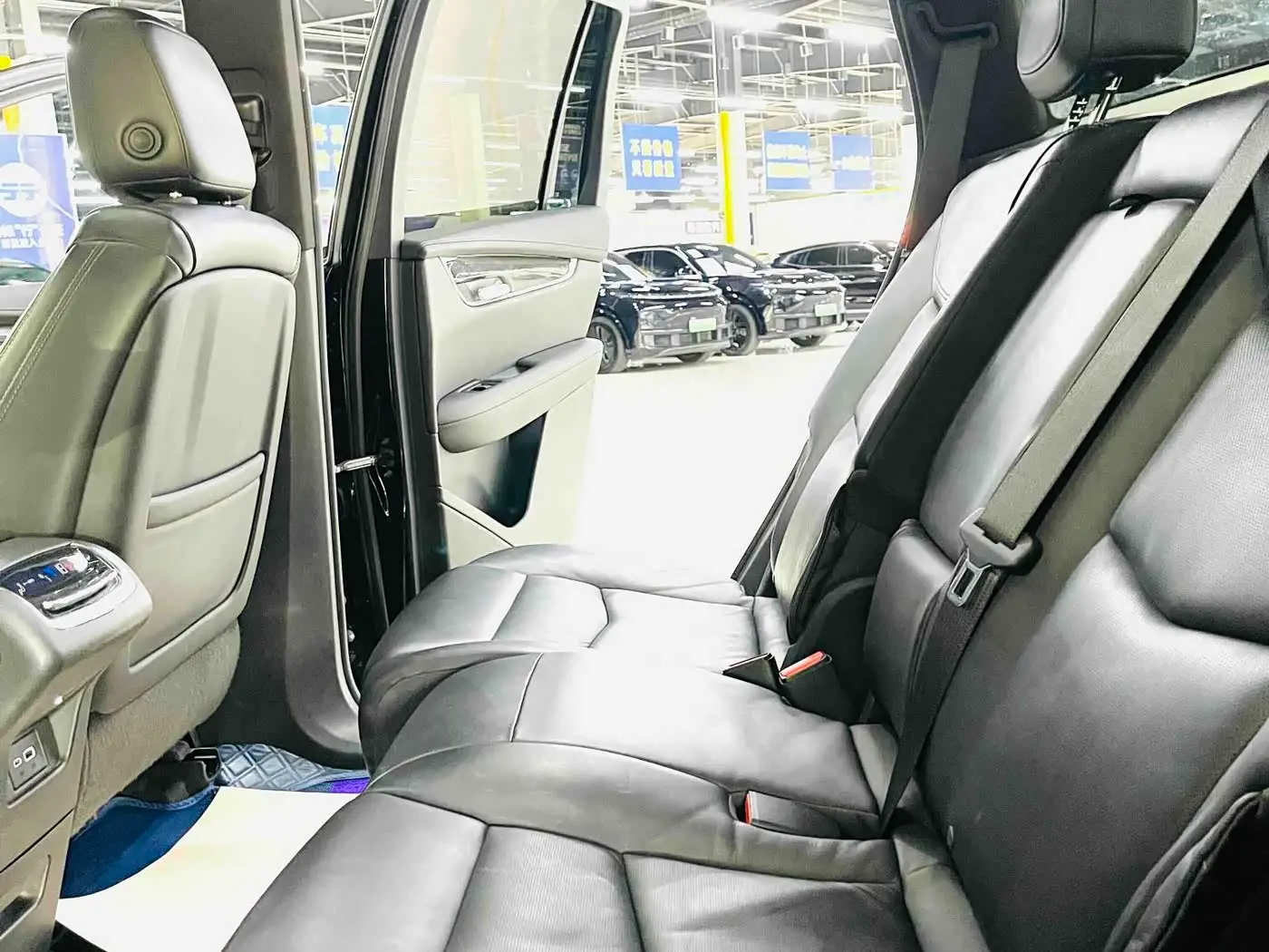 Cadillac XT6 2021 — Photo 8/11