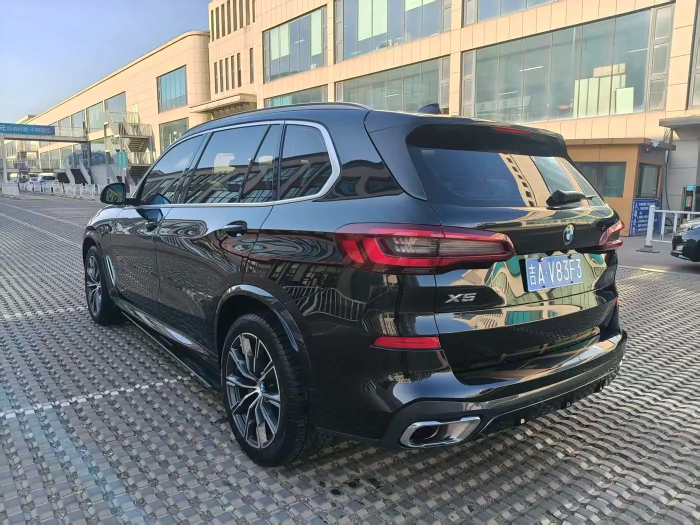 BMW X5 2023 — Photo 8/10
