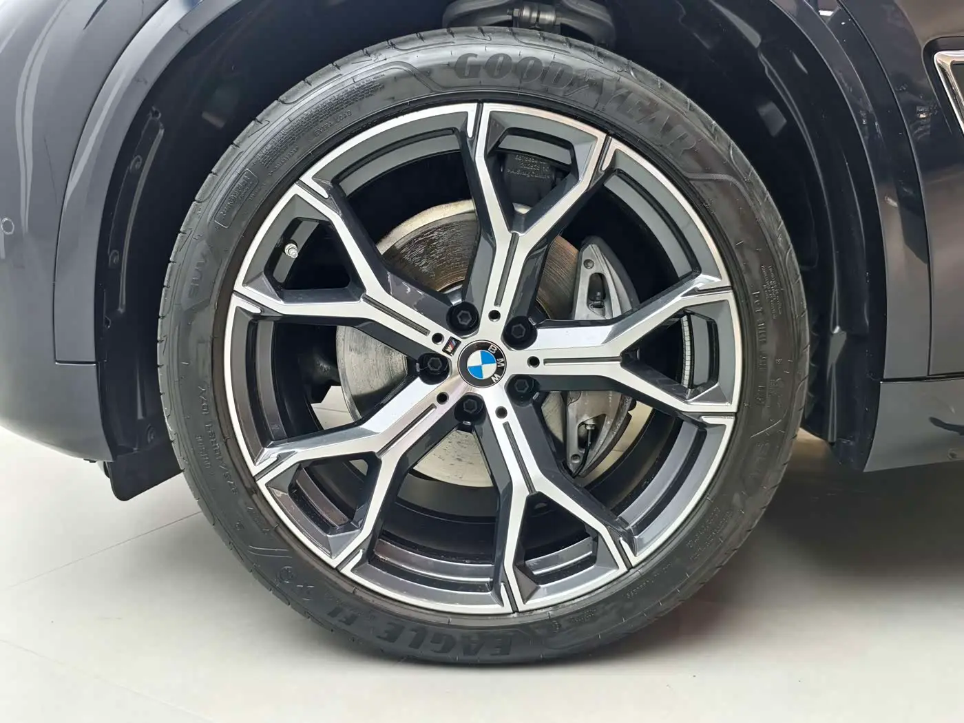 BMW X5 2023 — Фото 18/19