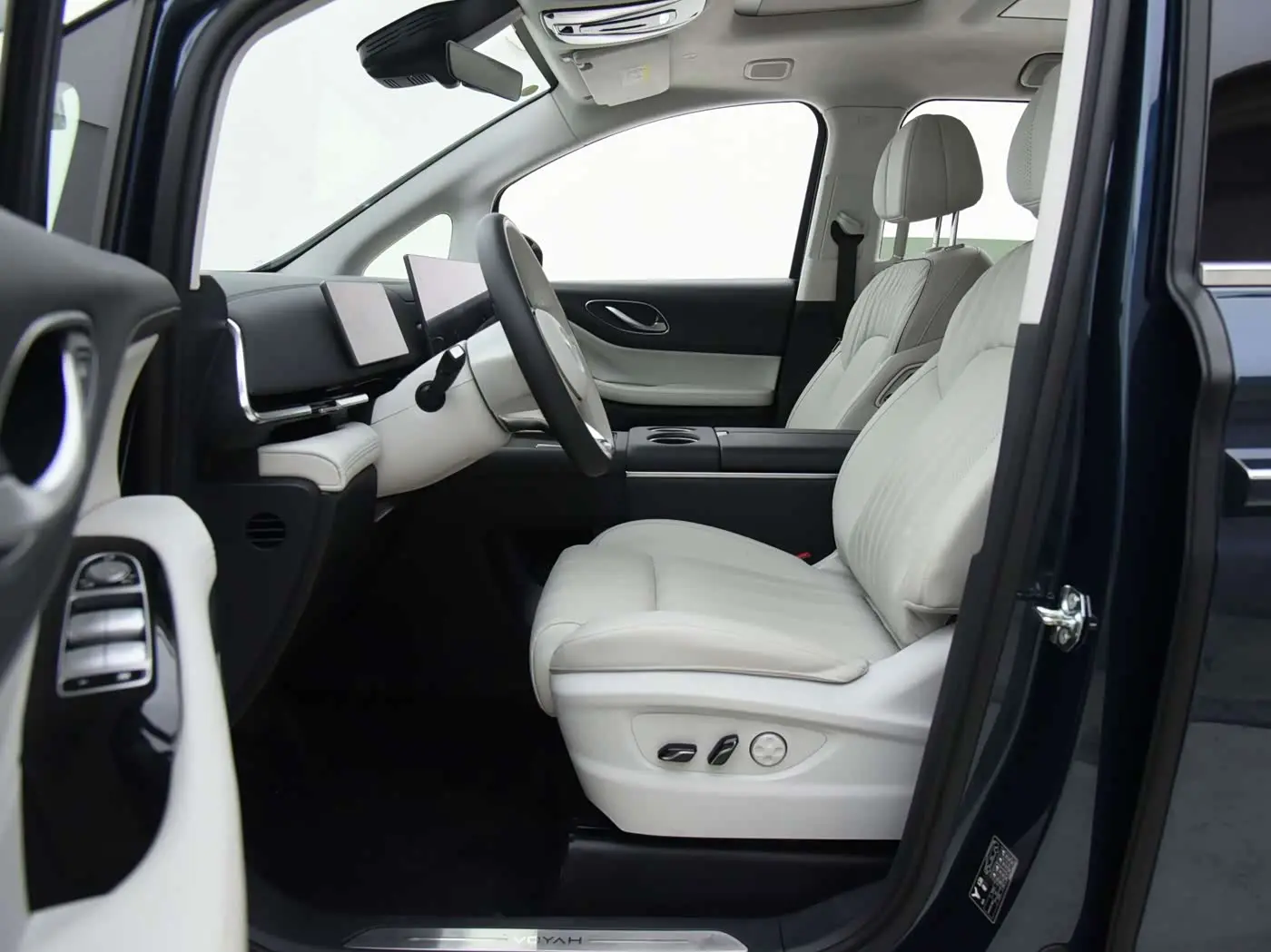 Voyah Auto Voyah Dreamer 2025 — Photo 8/20
